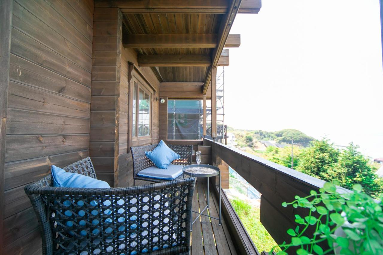 Awaji Seaside Log House In Goshiki 1 Villa Sumoto Exterior photo